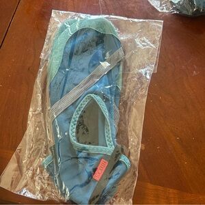 FITKICKS FLAT ACTIVE FLEXIBLE shoes.